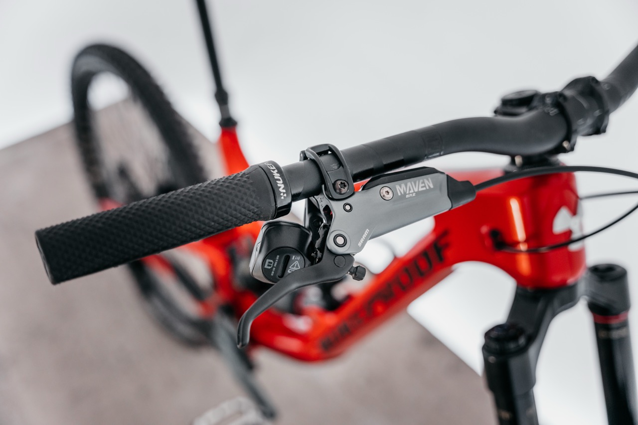 Nukeproof Giga Carbon-11 Large